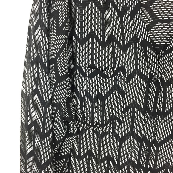 Maurices Long Sleeve Patterned Blouse Top 20/22 - Picture 4 of 7